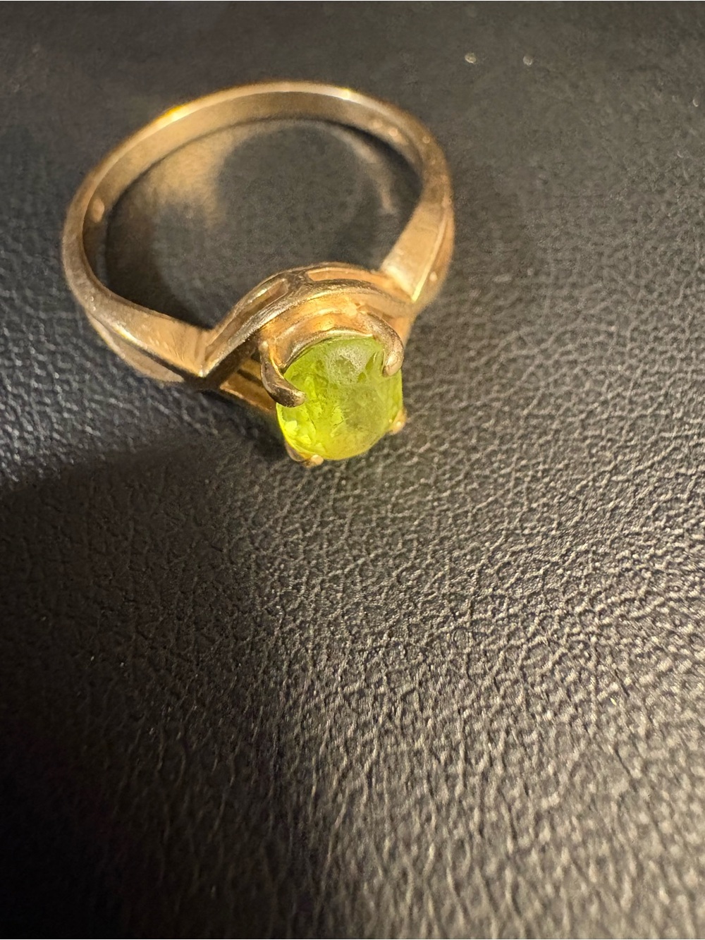 Vintage 14K Yellow Gold Peridot Ring Oval Cut Size